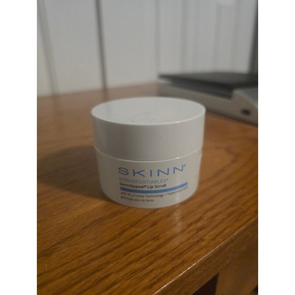 SKINN Non-Negotiables DermAppeal Lip Scrub VC5 Crystal Hyaluronic Acid 1oz
